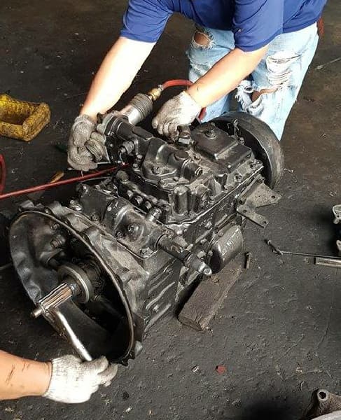 ซ่อมเกียร์รถบรรทุก เกียร์ฮีโน่ เกียร์อีซูซุ ทุกรุ่น ทุกอาการเสีย อะไหล่แท้ ZF EATON